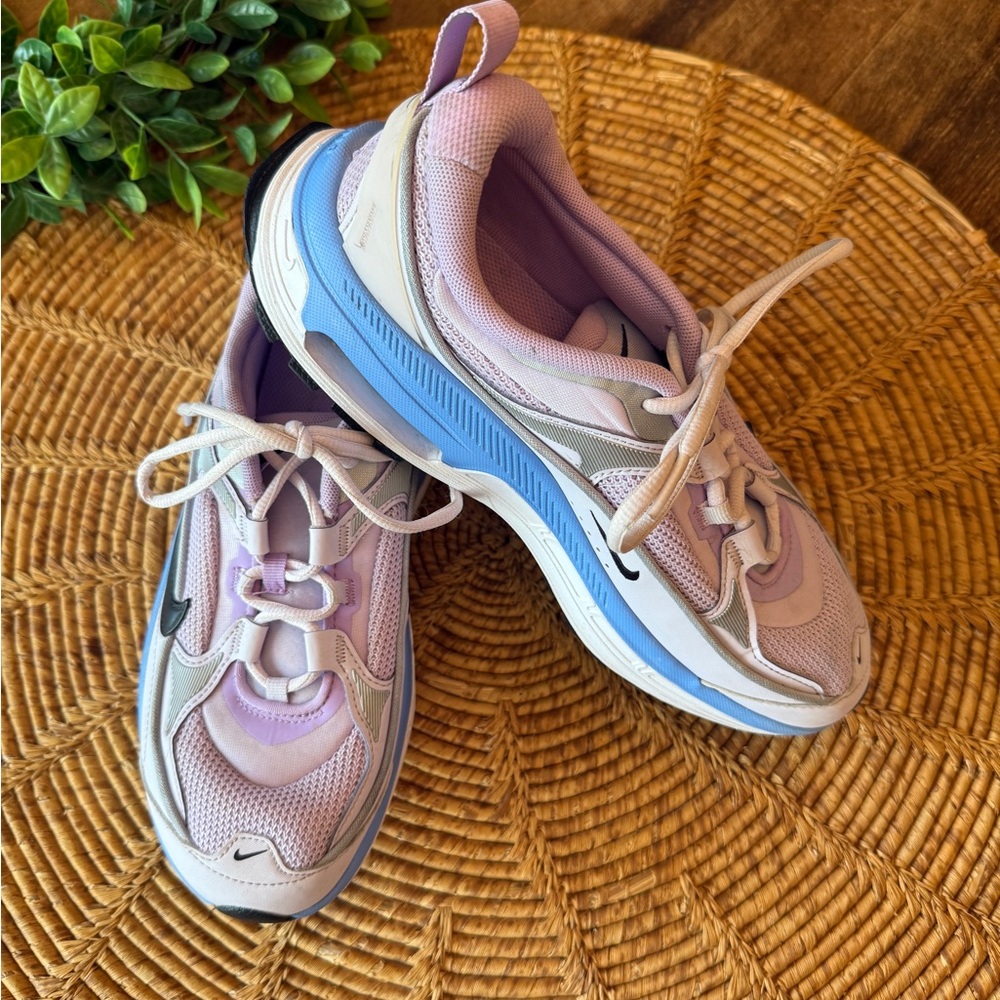 Nike Air Maxx Bliss Lilac University Blue Women's Sneakers